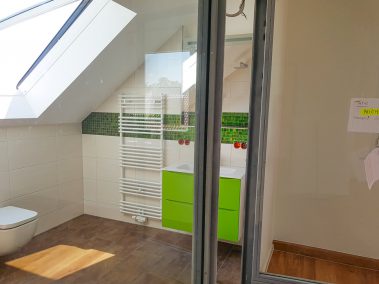 Badezimmer im Dachgeschoß