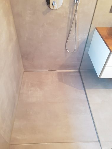 Duschwanne mit Ablauf