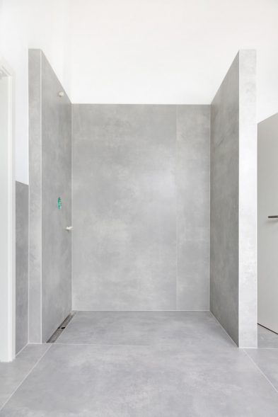Dusche mit Kerlite Fliesen